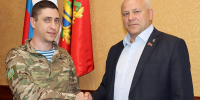 Спикер Брянской облдумы Валентин Суббот встретился с участником СВО, работавшем в аппарате парламента - Стародубский Вестник